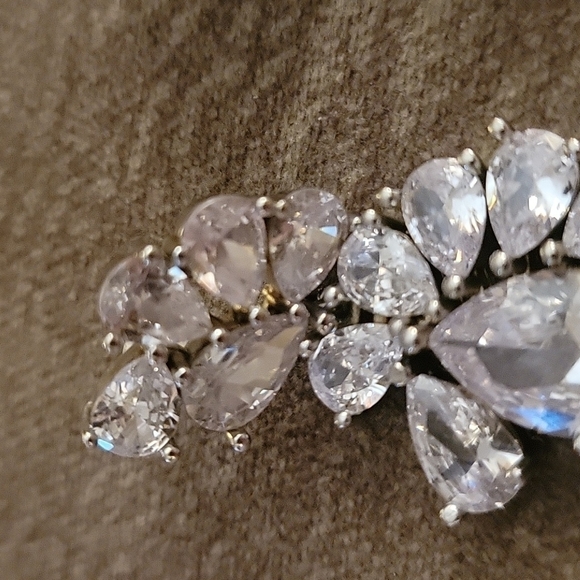 DAVID'S BRIDAL Retro Crystal Teardrop Cluster Art Deco Bridal Holiday Earrings - Picture 6 of 8